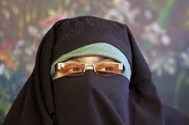 Asiya Andrabi pays tributes to slain militants